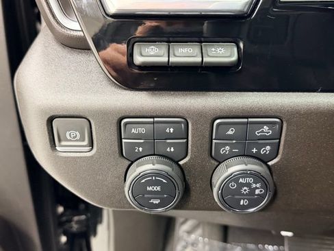 Used 2024 Chevrolet Silverado 2500 High Country w/ Midnight Edition AWD/4WD image 18