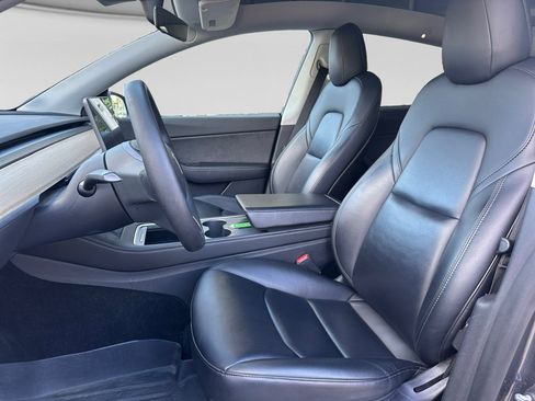 Used 2021 Tesla Model Y Long Range AWD/4WD image 8