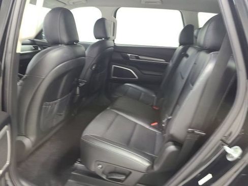 Used 2020 Kia Telluride LX FWD image 19