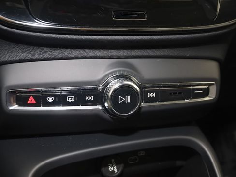 Used 2026 Volvo XC40 B5 Plus AWD/4WD image 29