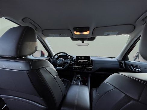 Used 2025 Nissan Pathfinder SL image 30