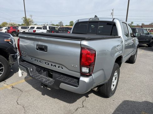 Used 2023 Toyota Tacoma SR AWD/4WD image 7