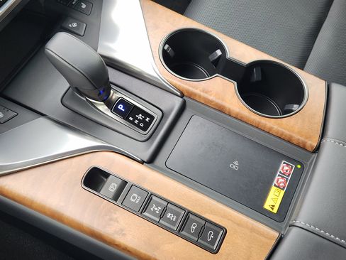 Certified 2025 Lexus LX 700h Luxury image 22