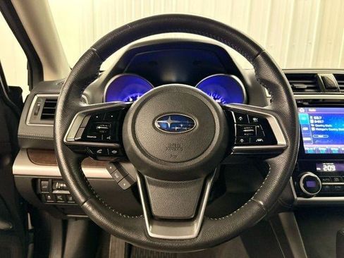 Used 2019 Subaru Outback 2.5i Limited AWD/4WD image 12