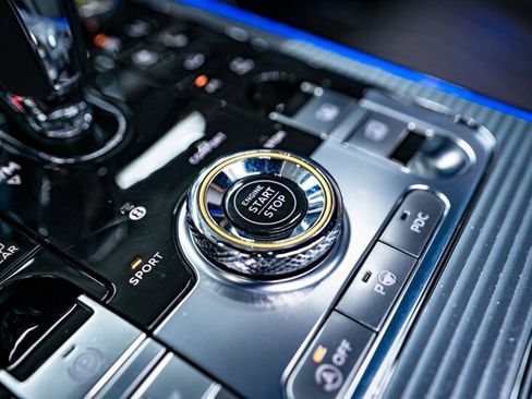 Used 2022 Bentley Flying Spur W12 image 29