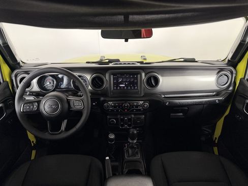 Used 2023 Jeep Wrangler Unlimited w/ Cold Weather Group AWD/4WD image 16