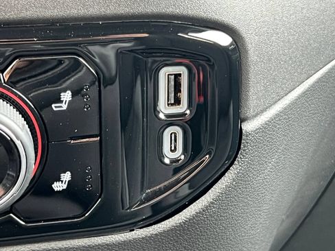 Certified 2024 Chevrolet Silverado 1500 LT AWD/4WD image 31