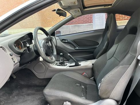 Used 2000 Toyota Celica GT FWD image 6