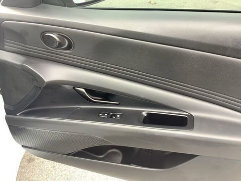 Used 2025 Hyundai Elantra SEL w/ Cargo Package FWD image 24