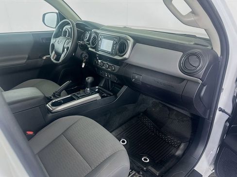 Used 2019 Toyota Tacoma SR5 AWD/4WD image 27