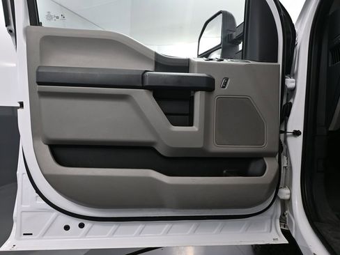 Used 2022 Ford F250 XL w/ Power Equipment Group image 18