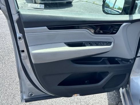 Used 2022 Honda Odyssey Elite image 18