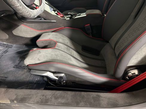 Used 2023 Lamborghini Huracan Sterrato image 32