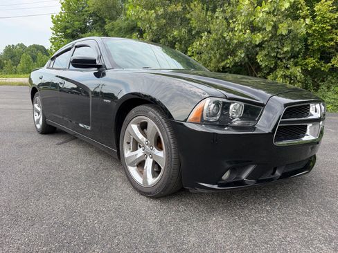 Used 2012 Dodge Charger R/T RWD image 3