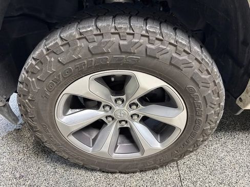 Used 2021 RAM 1500 Limited AWD/4WD image 3