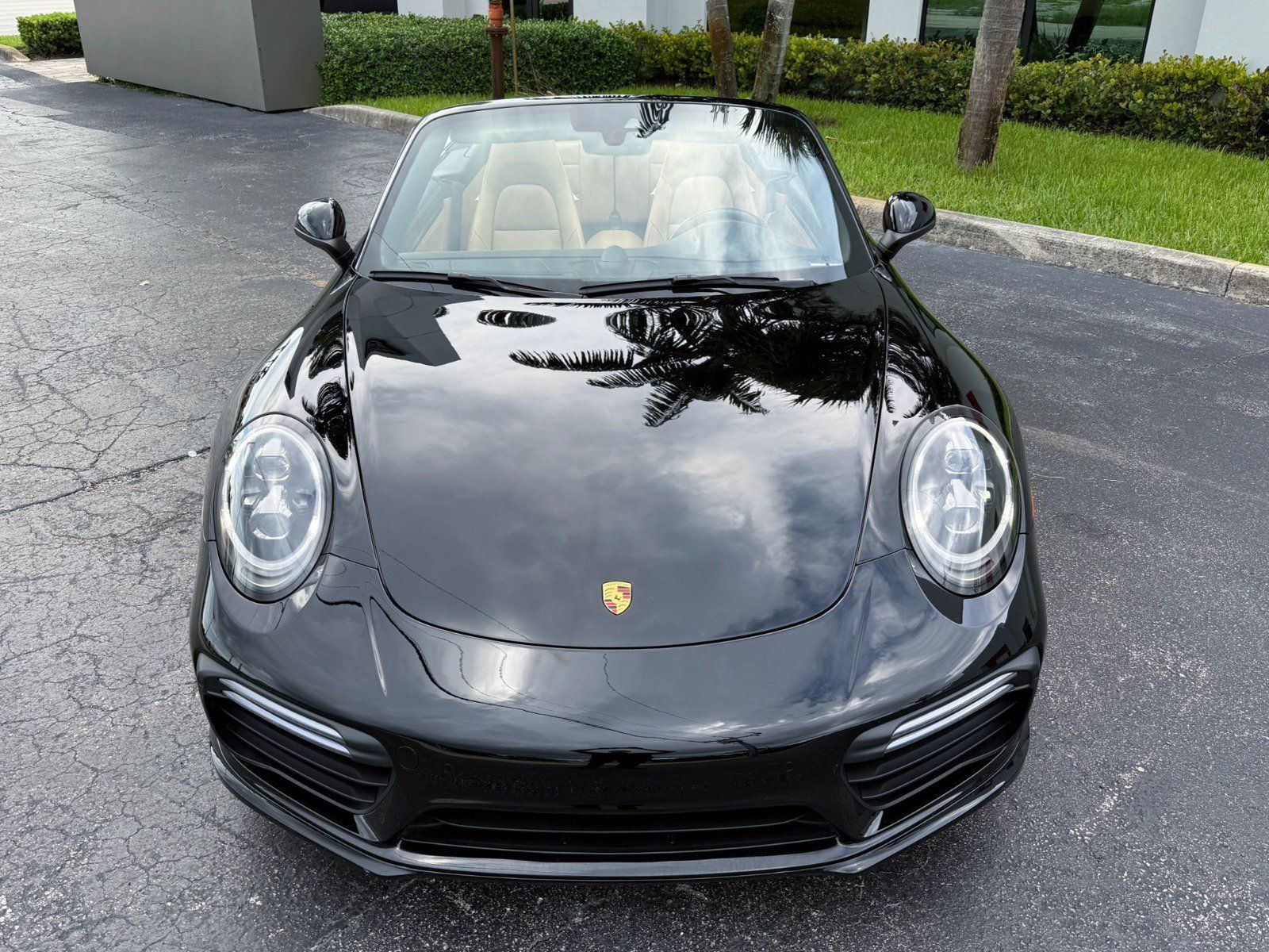 Used 2019 Porsche 911 4 Cabriolet AWD/4WD image 7
