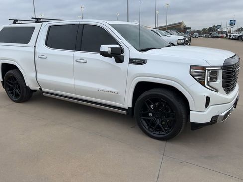 Used 2024 GMC Sierra 1500 Denali Ultimate image 2