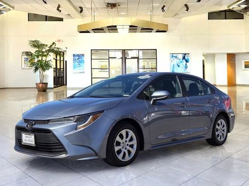 Used 2024 Toyota Corolla LE FWD image 1