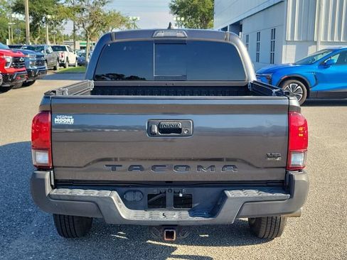 Used 2020 Toyota Tacoma SR5 RWD image 13
