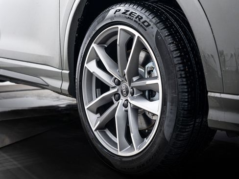 Certified 2025 Audi Q3 2.0T Premium w/ Convenience Package image 10