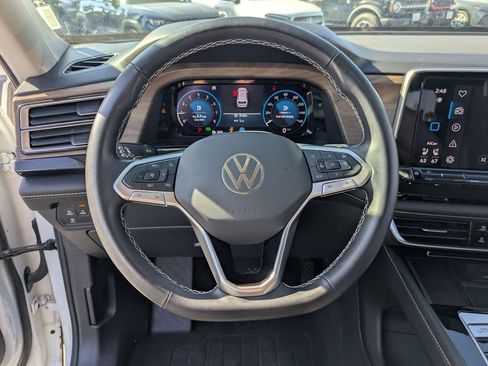 Used 2024 Volkswagen Atlas SE image 18