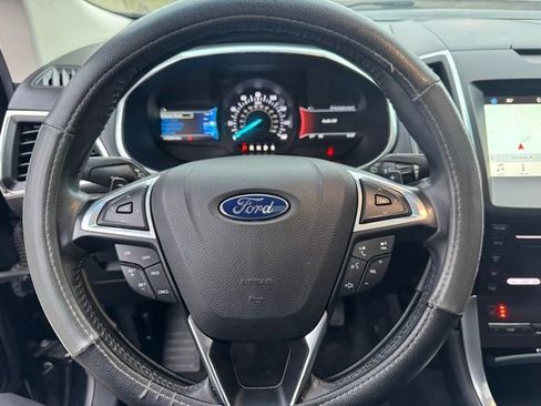 Used 2017 Ford Edge Titanium w/ Technology Package image 28