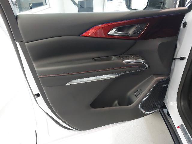 New 2026 Chevrolet Traverse RS w/ LPO, Floor Liner Package FWD image 25