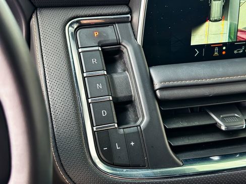 Used 2024 GMC Yukon AT4 w/ Technology Package image 16