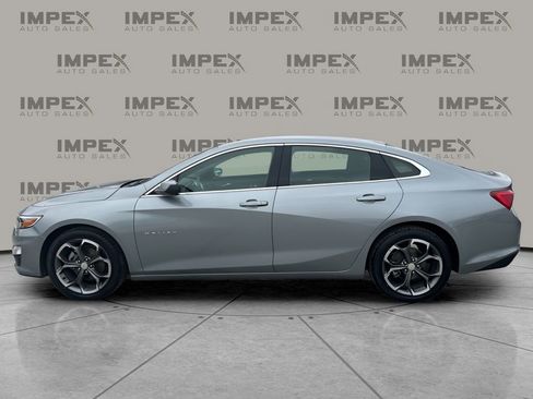 Used 2024 Chevrolet Malibu LT image 2