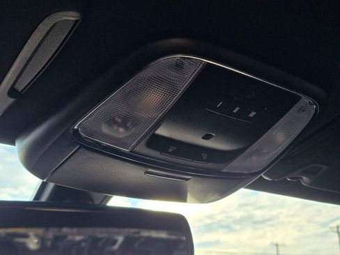 Used 2018 Chrysler 300 S w/ 300S Alloy Package image 32