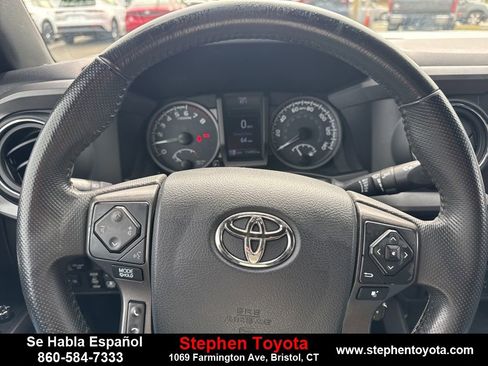 Used 2017 Toyota Tacoma TRD Off-Road image 16