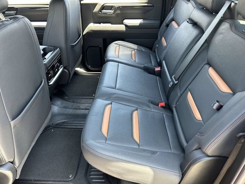 Used 2025 GMC Sierra 1500 AT4 w/ AT4 Premium Package AWD/4WD image 25