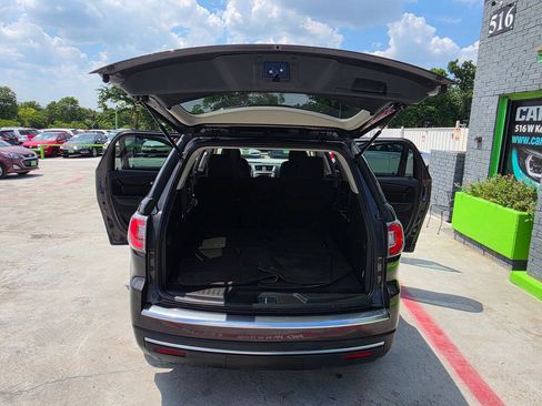 Used 2016 GMC Acadia SLE FWD image 25
