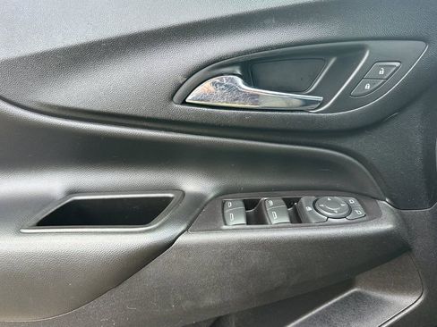 Used 2020 Chevrolet Equinox LT image 11