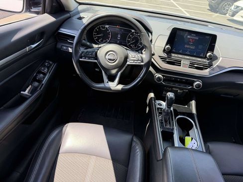Used 2024 Nissan Altima 2.5 SR FWD image 24
