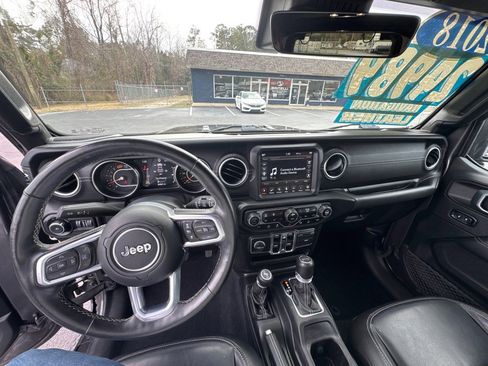 Used 2020 Jeep Wrangler Unlimited Sahara image 14