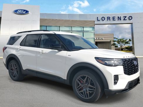 New 2026 Ford Explorer ST-Line w/ ST-Line Street Pack image 3