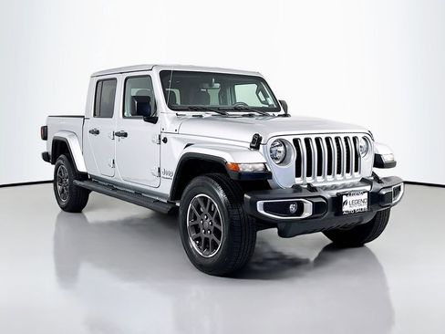 Used 2023 Jeep Gladiator Overland image 3