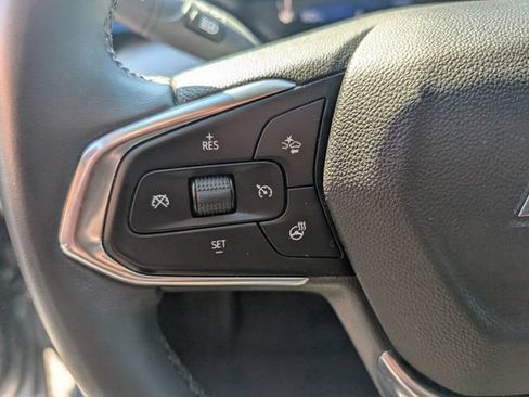 Used 2024 Chevrolet Trax LT w/ Driver Confidence Package FWD image 17