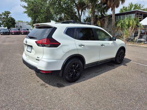 Used 2018 Nissan Rogue SV w/ Premium Package FWD image 8