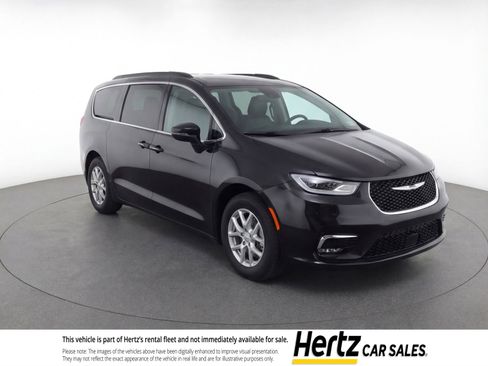Used 2024 Chrysler Pacifica Touring-L image 1