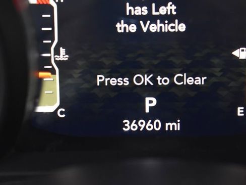 Used 2024 Jeep Wrangler Willys AWD/4WD image 17