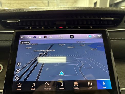 Used 2024 Jeep Grand Cherokee Limited w/ Luxury Tech Group II image 12