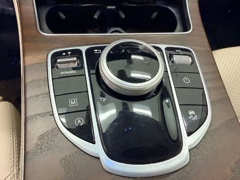 Used 2019 Mercedes-Benz GLC 300 4MATIC image 22