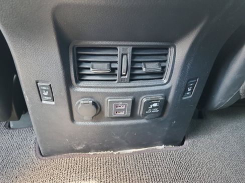 Used 2024 Nissan Titan PRO-4X w/ Pro-4x Convenience Package AWD/4WD image 15