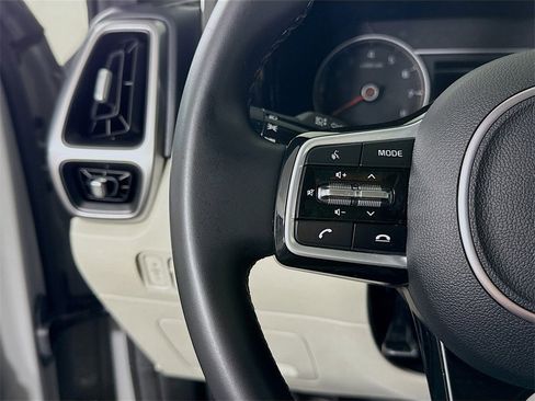Used 2022 Kia Sorento S w/ Panoramic Sunroof Package image 23