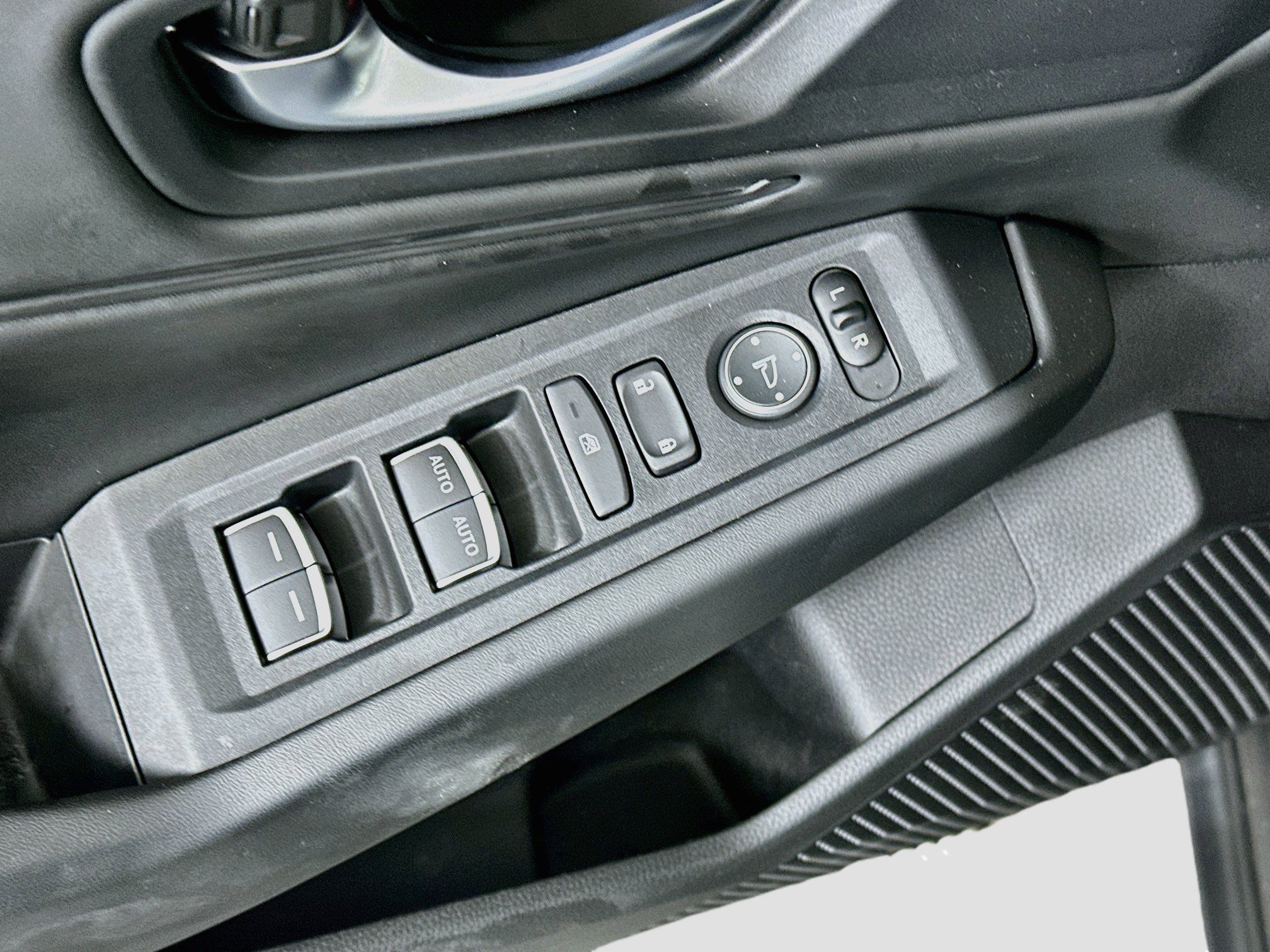Used 2025 Honda Accord SE image 15