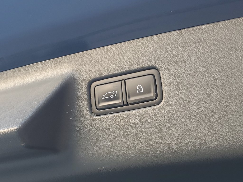 Used 2025 Hyundai Santa Fe SEL FWD image 13