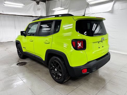 Used 2018 Jeep Renegade Latitude w/ UConnect 8.4 Nav Group image 4