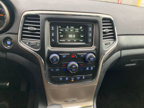 Used 2017 Jeep Grand Cherokee Laredo w/ Quick Order Package 23E image 22